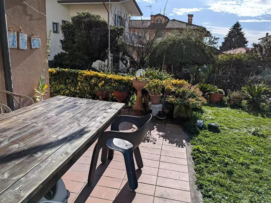 Immagine 15 di Porzione di casa in vendita  a Massa