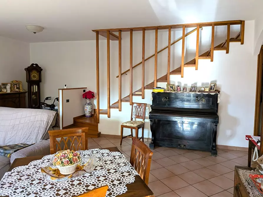 Immagine 29 di Porzione di casa in vendita  a Massa