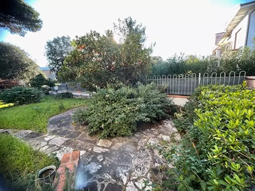 Immagine 62 di Casa bifamiliare in vendita  a Pisa