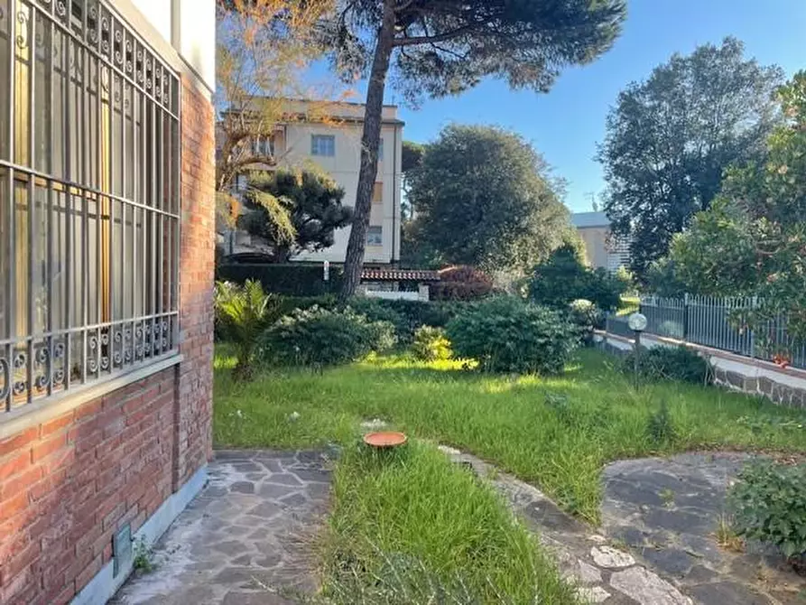 Immagine 18 di Casa bifamiliare in vendita  a Pisa