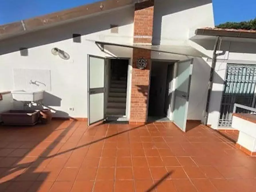 Immagine 47 di Casa bifamiliare in vendita  a Pisa