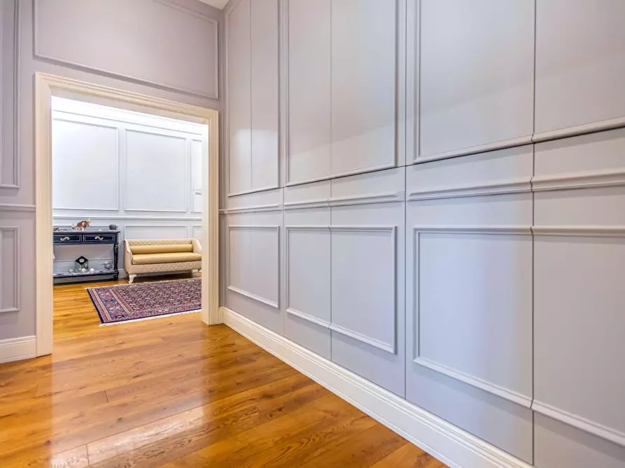 Immagine 13 di Appartamento in vendita  a Livorno