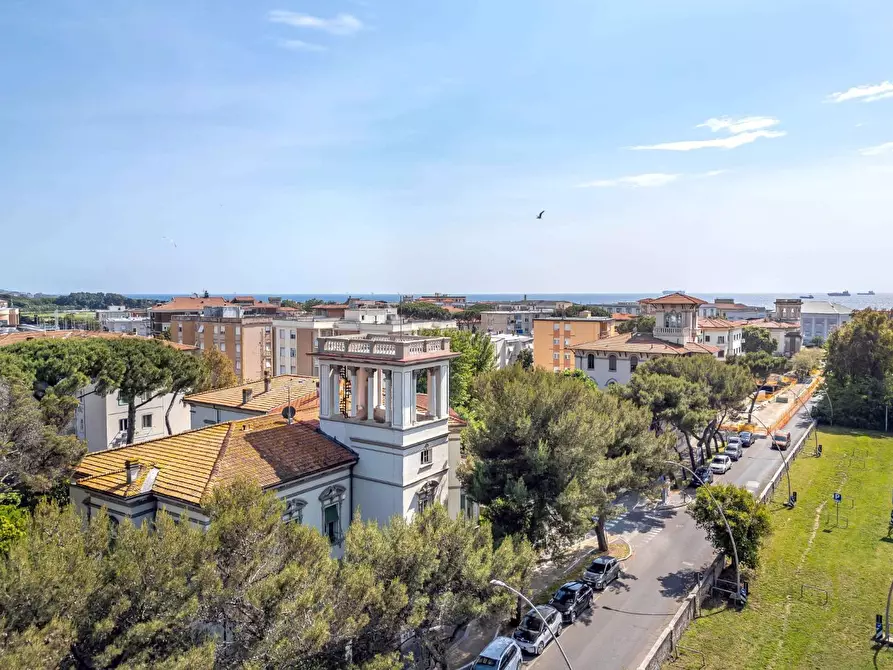 Immagine 35 di Appartamento in vendita  a Livorno