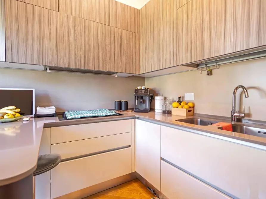 Immagine 10 di Appartamento in vendita  a Livorno