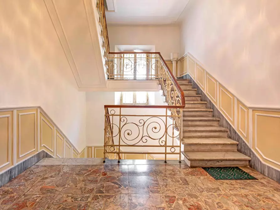 Immagine 40 di Appartamento in vendita  a Livorno