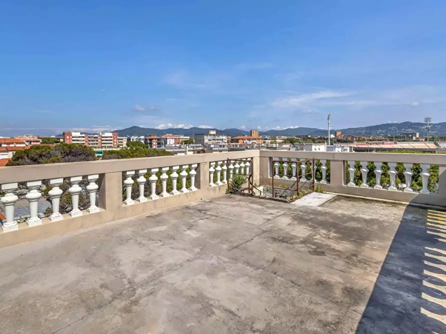 Immagine 30 di Appartamento in vendita  a Livorno