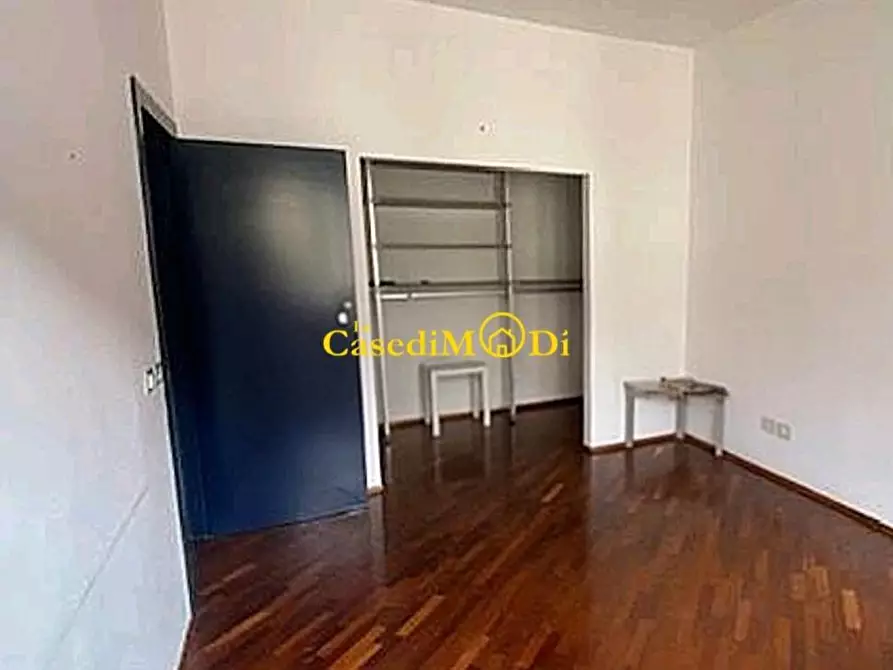 Immagine 15 di Appartamento in vendita  a Livorno