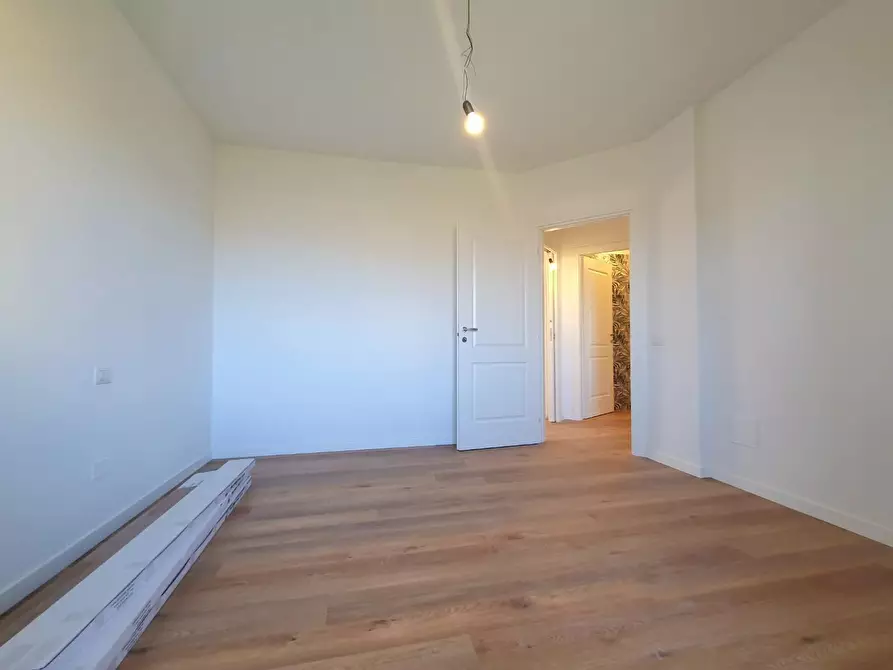 Immagine 14 di Appartamento in vendita  a Lucca