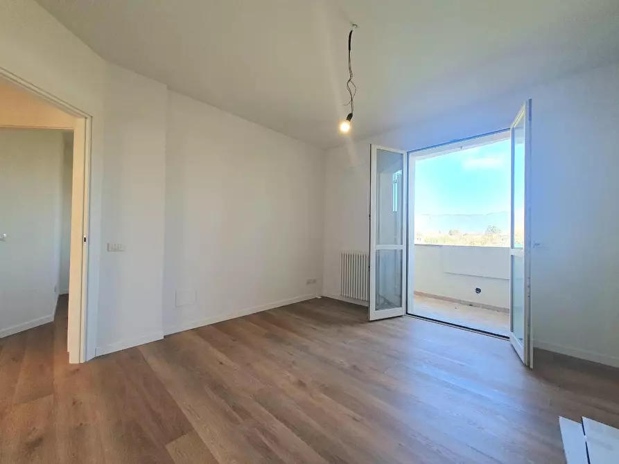 Immagine 13 di Appartamento in vendita  a Lucca