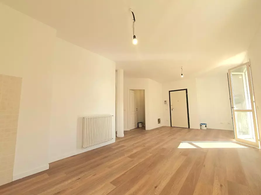 Immagine 8 di Appartamento in vendita  a Lucca