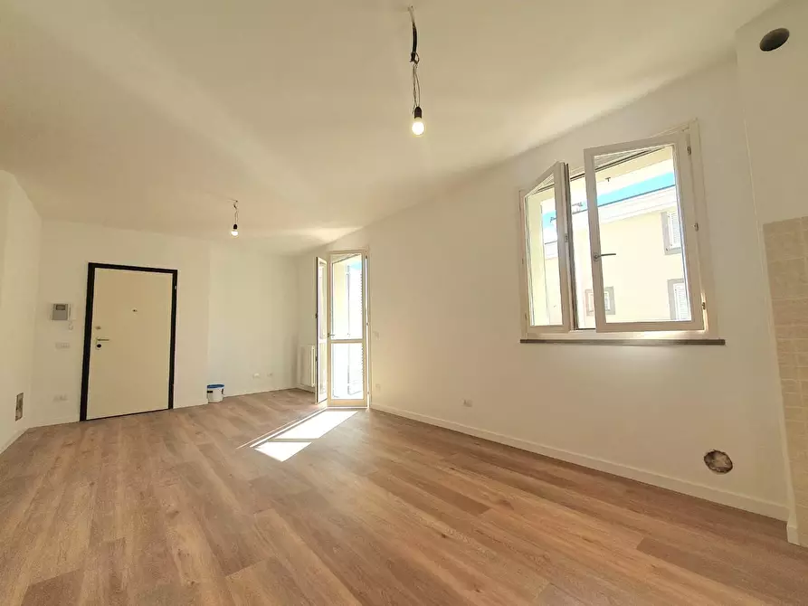 Immagine 3 di Appartamento in vendita  a Lucca