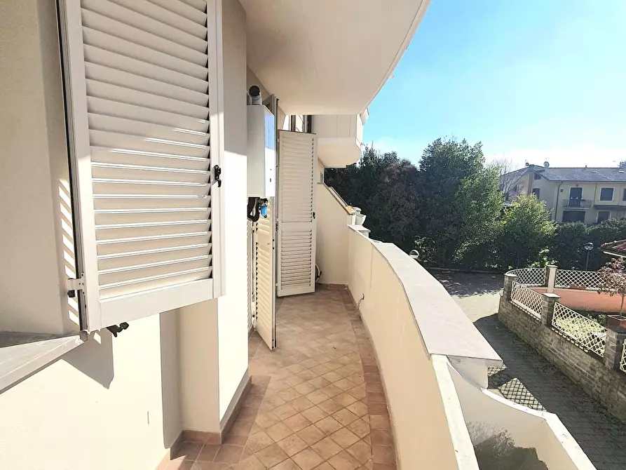 Immagine 6 di Appartamento in vendita  a Lucca