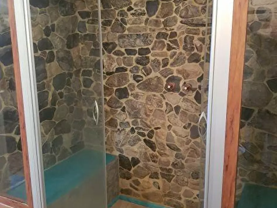 Immagine 12 di Villa in vendita  a Carrara