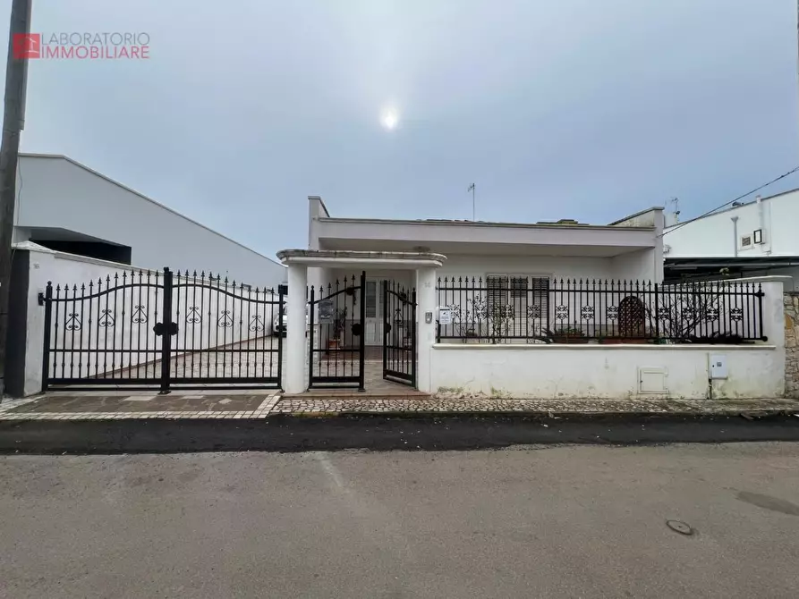 Immagine 2 di Casa indipendente in vendita  a Porto Cesareo