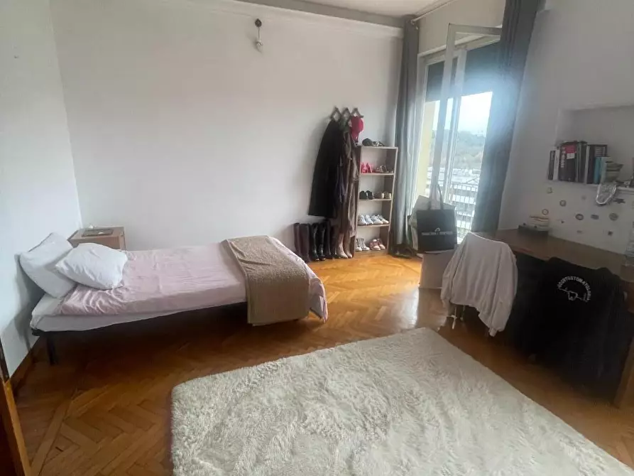 Immagine 4 di Appartamento in vendita  a Siena