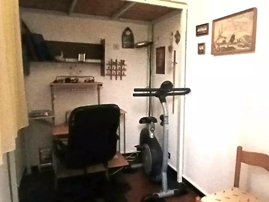 Immagine 9 di Appartamento in vendita  a Livorno