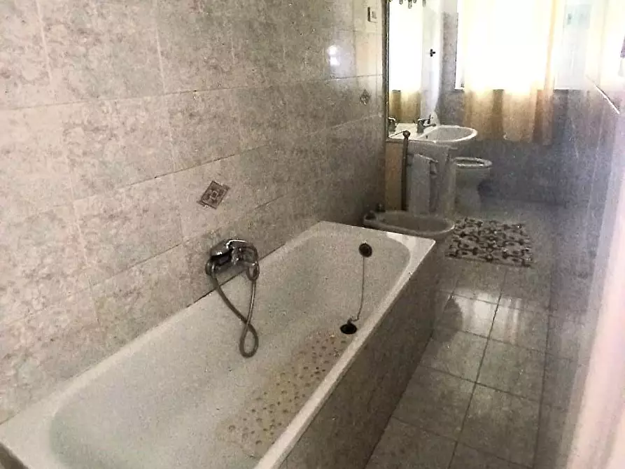 Immagine 8 di Appartamento in vendita  a Livorno