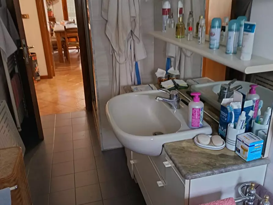 Immagine 19 di Appartamento in vendita  a Prato