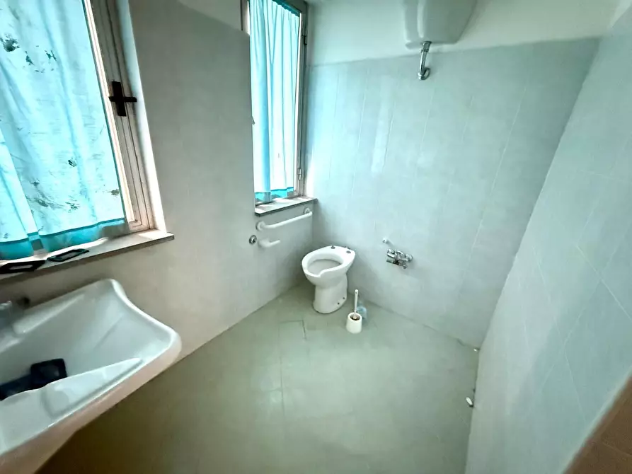 Immagine 3 di Ufficio in affitto  a Ponsacco