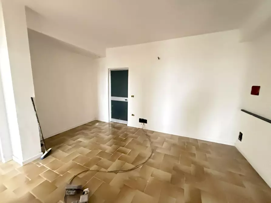 Immagine 4 di Ufficio in affitto  a Ponsacco