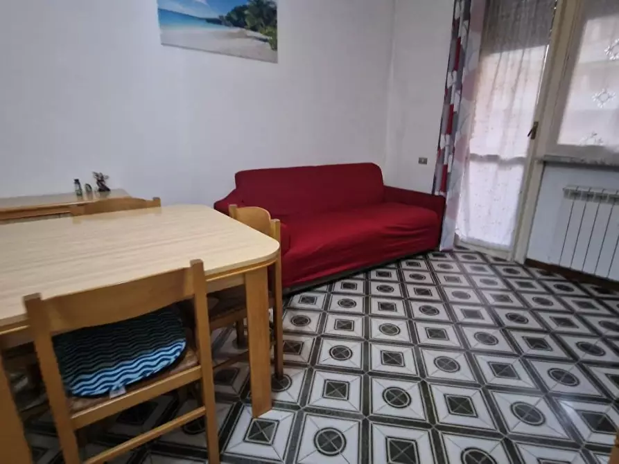 Immagine 2 di Appartamento in vendita  a Carrara