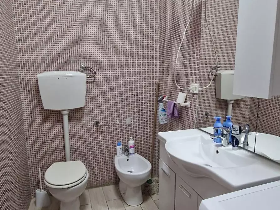 Immagine 12 di Appartamento in vendita  a Carrara