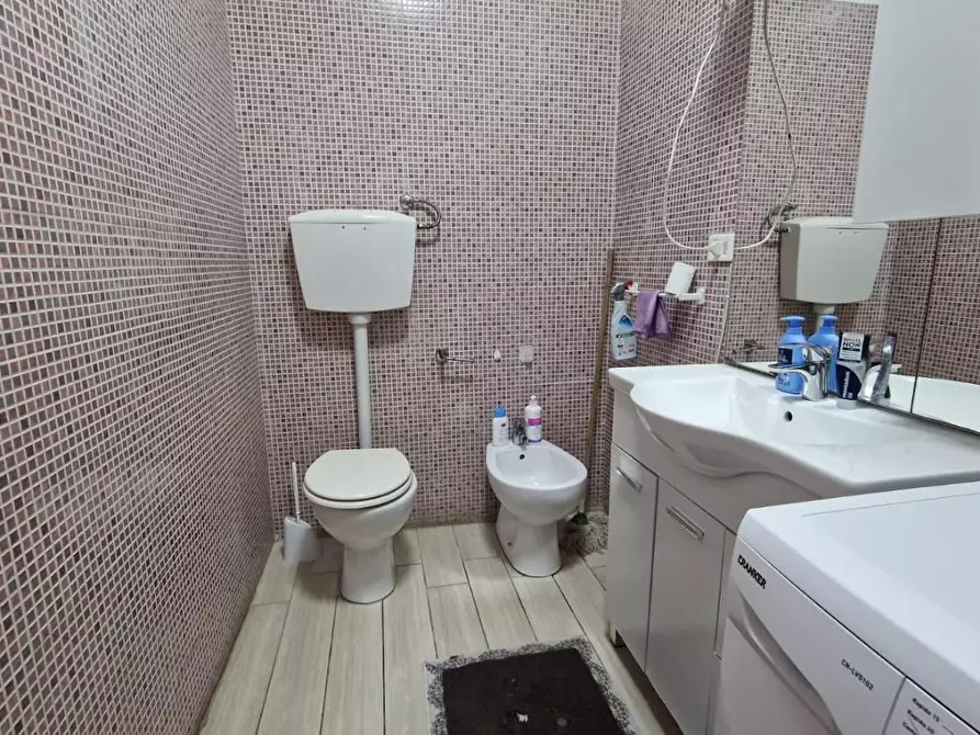 Immagine 17 di Appartamento in vendita  a Carrara