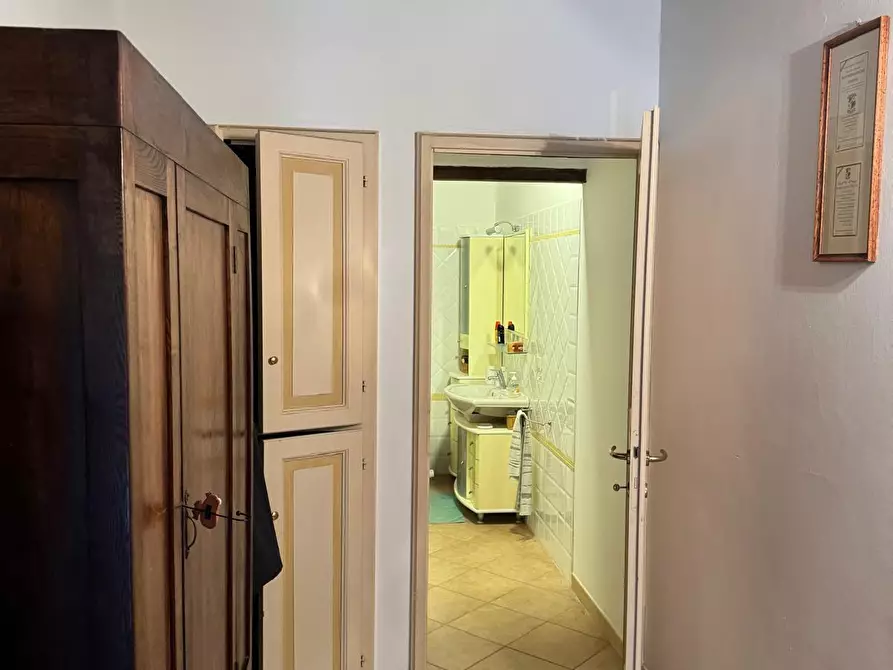 Immagine 12 di Appartamento in vendita  a Monticiano