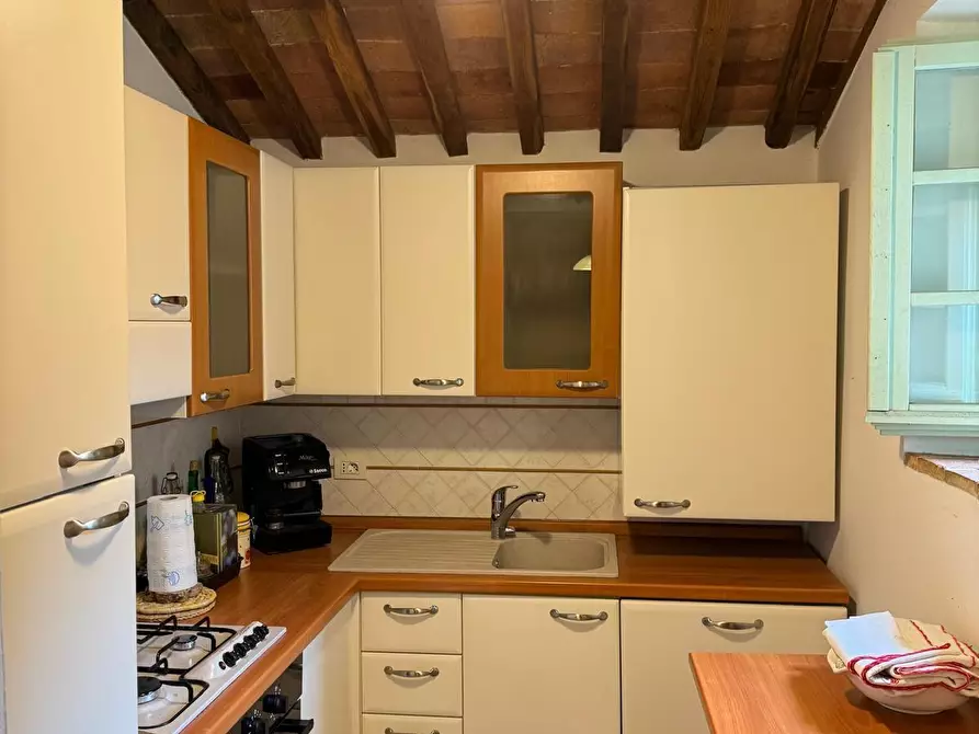 Immagine 10 di Appartamento in vendita  a Monticiano