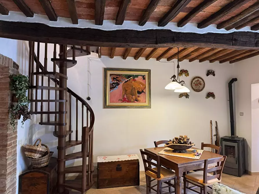 Immagine 2 di Appartamento in vendita  a Monticiano