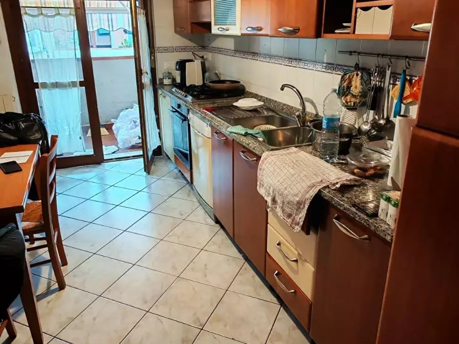 Immagine 1 di Appartamento in vendita  a Massa