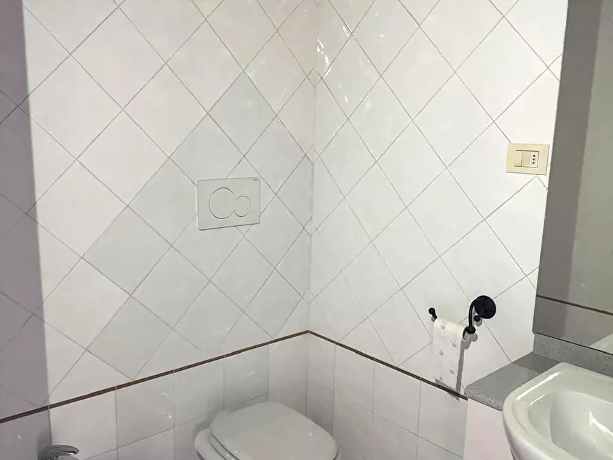 Immagine 6 di Appartamento in vendita  a Monticiano