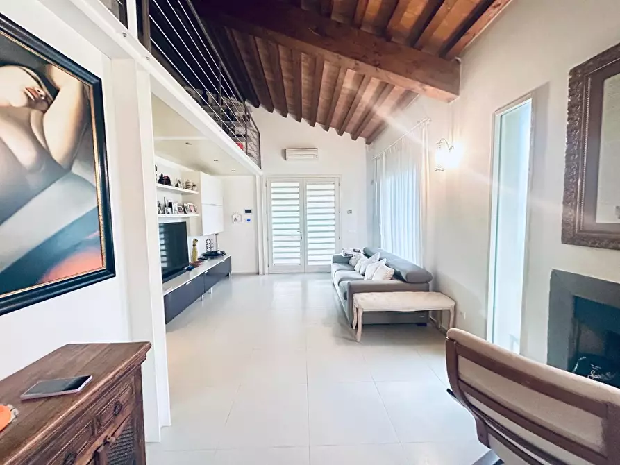 Immagine 7 di Villa in vendita  a Empoli