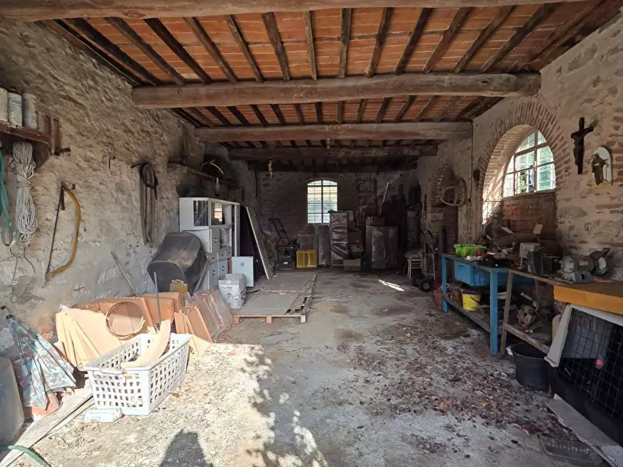 Immagine 14 di Deposito in vendita  a Capannori