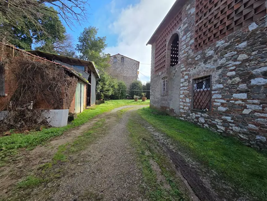 Immagine 9 di Deposito in vendita  a Capannori