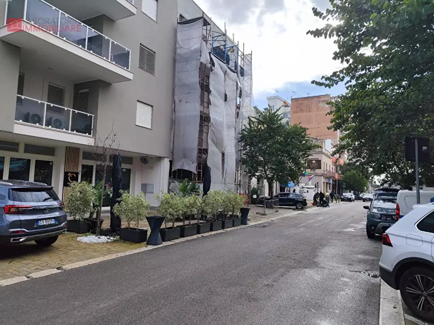 Immagine 11 di Magazzino in vendita  a Lecce