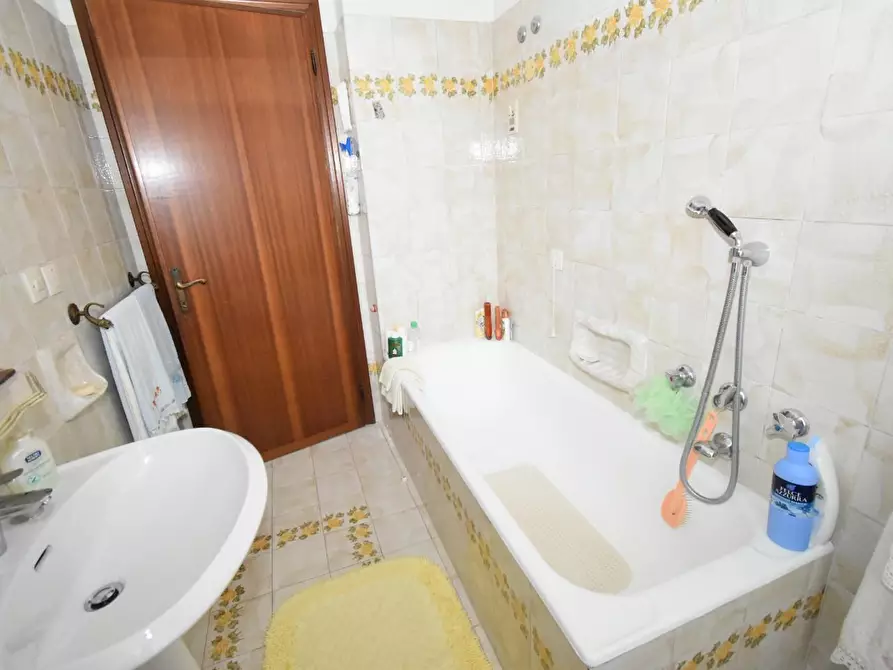 Immagine 29 di Villa in vendita  a San Giuliano Terme