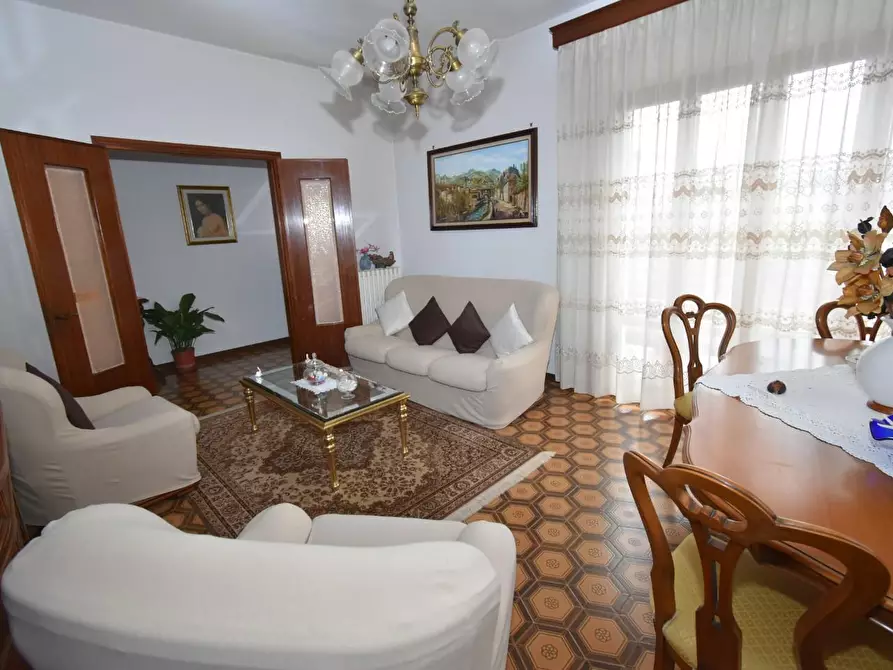 Immagine 3 di Villa in vendita  a San Giuliano Terme