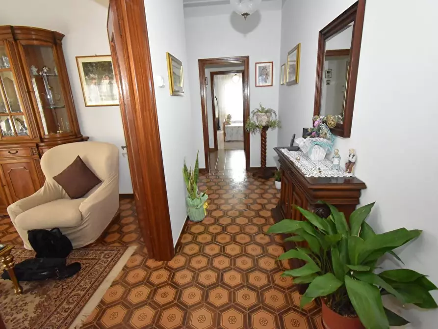 Immagine 8 di Villa in vendita  a San Giuliano Terme