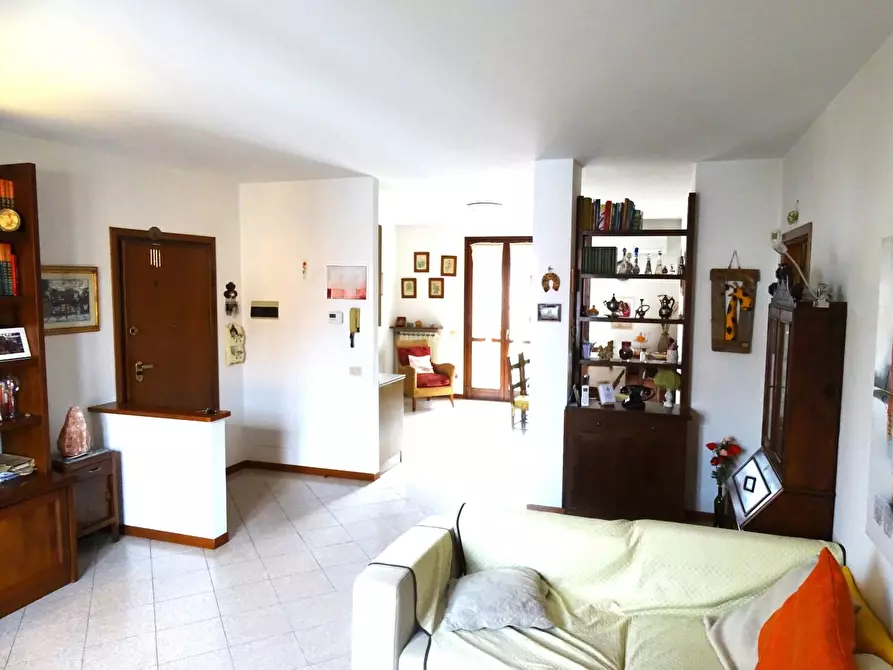 Immagine 3 di Appartamento in vendita  a Prato