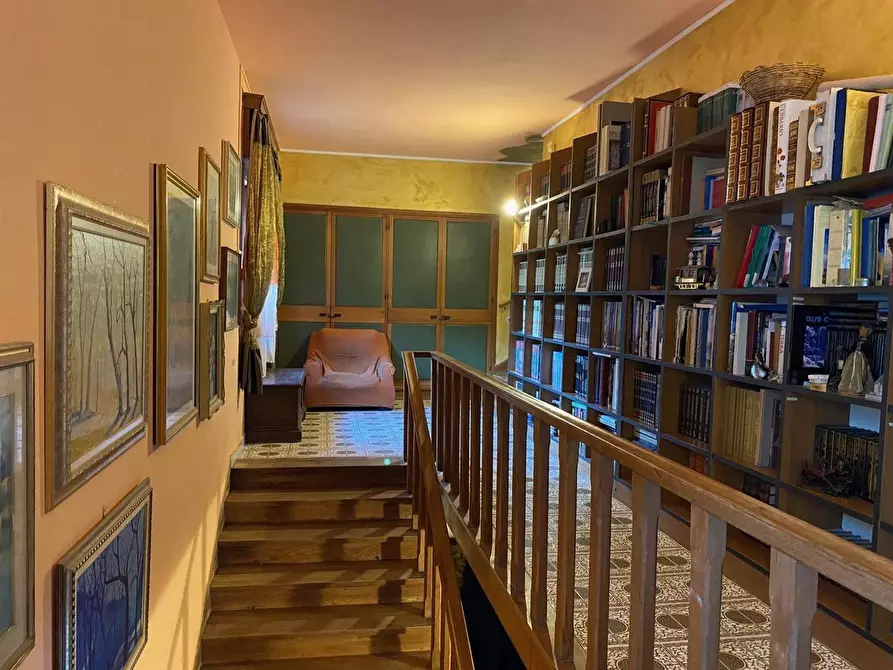 Immagine 10 di Villa in vendita  a Carrara