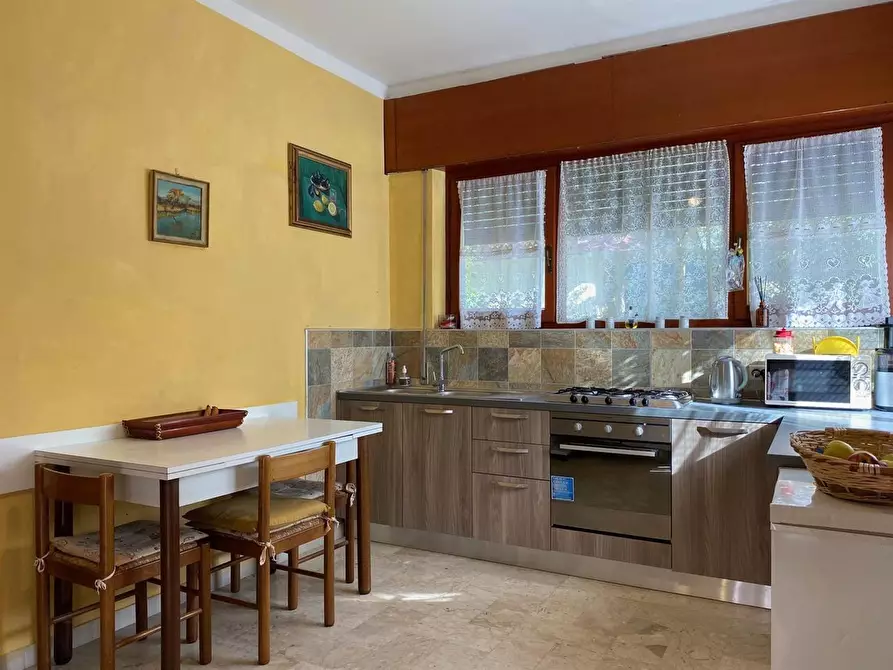 Immagine 19 di Villa in vendita  a Carrara