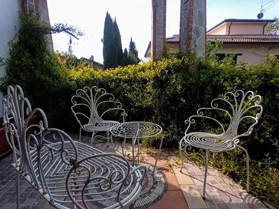 Immagine 15 di Villa in vendita  a Carrara