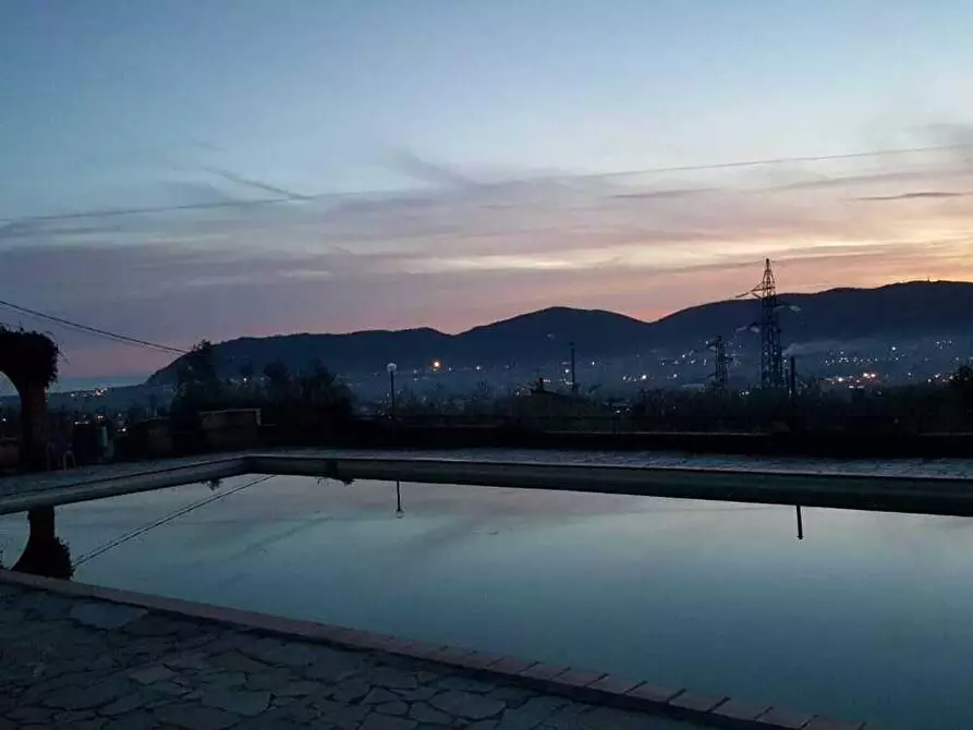 Immagine 1 di Bungalow in vendita  a Castelnuovo Magra