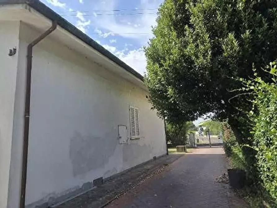 Immagine 2 di Villa in vendita  a Castelfranco Di Sotto