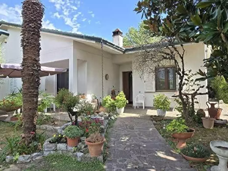 Immagine 1 di Villa in vendita  a Castelfranco Di Sotto