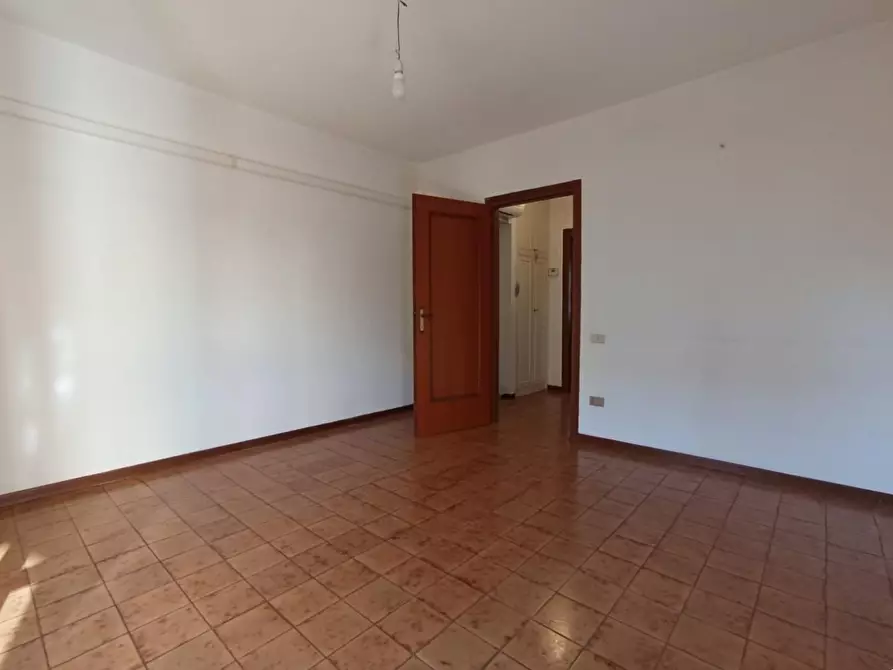 Immagine 12 di Appartamento in vendita  a Pisa