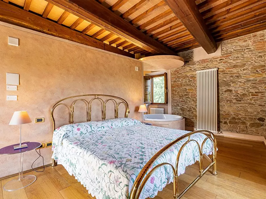 Immagine 79 di Rustico / casale in vendita  a Vicopisano