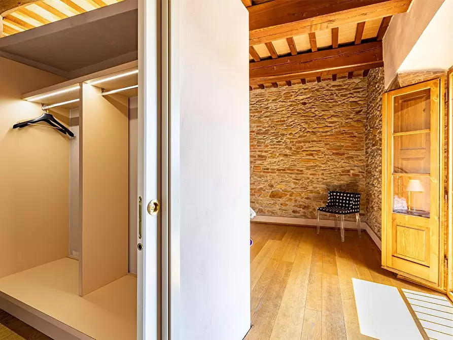 Immagine 77 di Rustico / casale in vendita  a Vicopisano