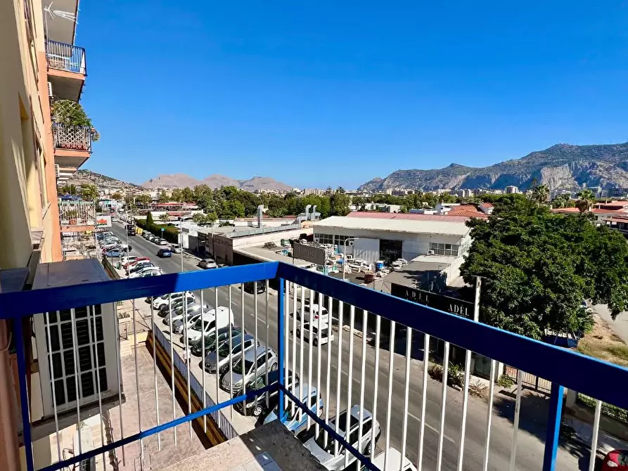 Immagine 12 di Appartamento in vendita  a Palermo